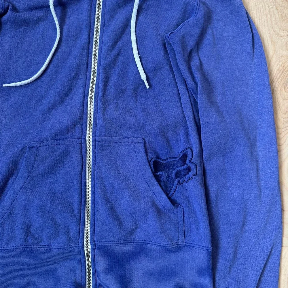 Fox Racing Y2K Zip-Up Hoodie – Vintage Slim Fit
Super cool slim-f - Picture 4 of 8